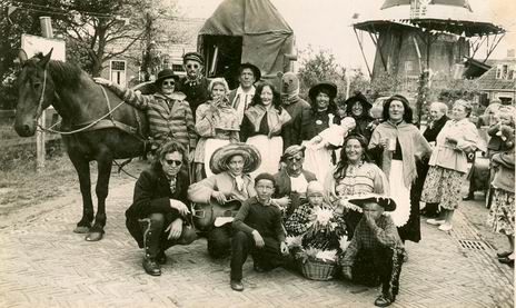 Zigeunergroep schoolfeest Noordhorn 1956