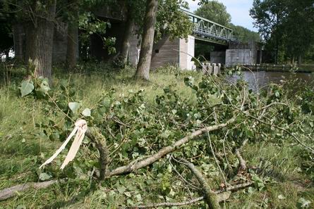 ravage bij de spoorbrug na het noodweer van 7/8