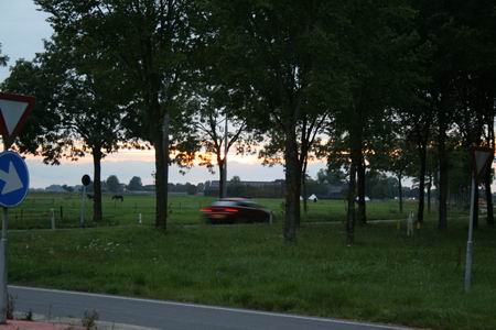Restant zonsondergang bij aansluiting Langestraat Noord op N355. Volgende keer beter....  