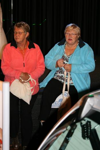 Wachtend op de bruidsshow (2)  