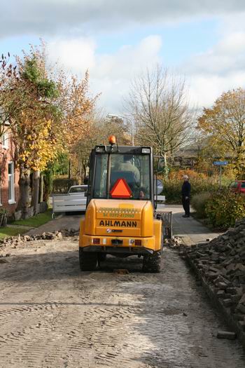 Het tweede deel van de Moeshorn is ontsteend, wordt herlegd. Zonnetje, help even mee..... 