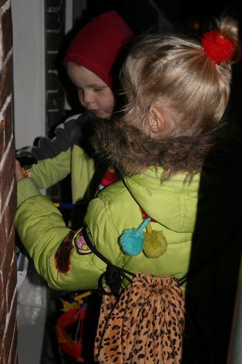 En toch moet je de ernst van de situatie niet onderschatten, lijken deze jonkies te denken...  