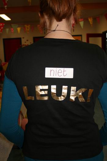 Dat de Molshoop-teamleden node afscheid nemen van hun ervaren collegaas, werd nog eens onderstreept door de tekst achterop de gedragen T-shirts... 