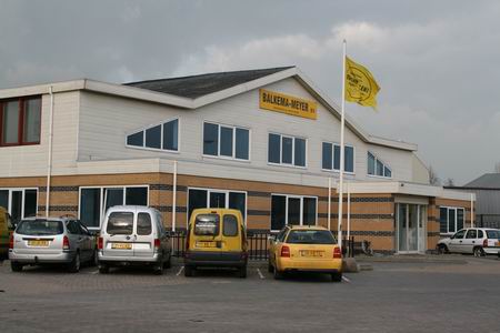 Het bedrijfspand van Balkema & Meyer in betere tijden, februari 2008. 