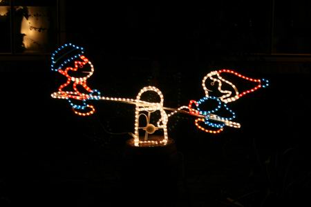 resize-of-20081222_8010 Vrolijke figuurtjes eisen wipwappend de hoofdrol op in de sfeerverlichte Durenkampomgeving