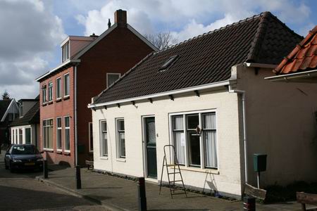 Wit huis met keukentrap, huize Tempel/Klaver. (Nog) altijd bezig... 