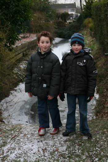 resize-of-20090109_8314 Gelukkig, er is nog tijd voor een statiefoto, tussen de ijsbreekbedrijven door....