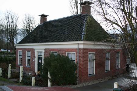 resize-of-arends-woning-1-02122008 Het huisje bij de brug, waar Gerrit en Geertje hopen te kunnen blijven wonen, ondanks de fysieke beperkingen.