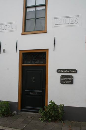 resize-of-deel-gevel-gouden-leeuw-langestraat Deel oostgevel De Gouden Leeuw Noordhorn, kostuummuseum