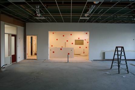 De nieuwe grote zaal met de plek voor de bar. Nog een weekje wachten...  