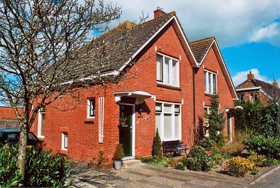 resize-of-geertveenstranoorderwegapril2007 Het huis aan de Noorderweg, waarin Geert en Agnes Veenstra momenteel wonen