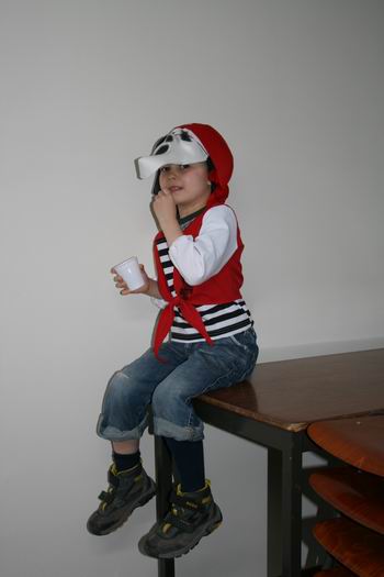 resize-of-kindercarnaval-7-28022009 En soms kun je maar beter even een rustig plekje opzoeken...