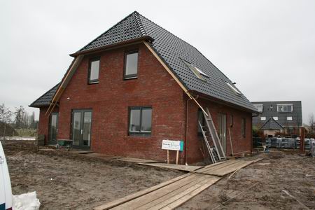 Meidoornstraat 22, het verst gevorderd. Eind maart hoopt de familie Marco Kooi het nieuwe onderkomen te betrekken.  