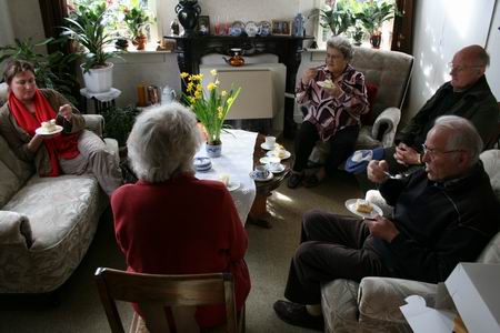 resize-of-20090325_9322 Nog even nababbelen in de gezellige huiskamer, na de geslaagde actie!