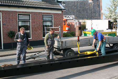 Goed vastmaken, jongens! Anders is de ramp niet te overzien...  