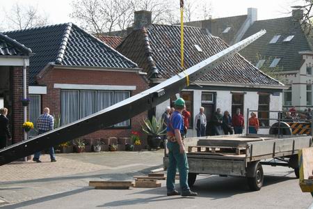 Klaar is Kees (of hoe de Vaagsvakman ook heten mag...), de roede wordt opgetakeld! 