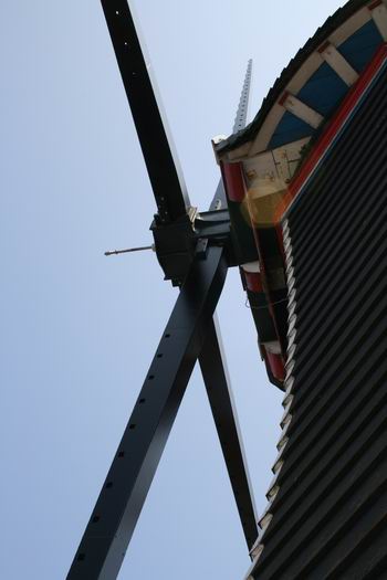 resize-of-20090415_9999_17 Even van dichterbij bekeken, de roeden zitten uitstekend op hun plaats, en de spie ook!