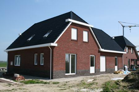 resize-of-fokke-hiemstra-1-17042009 Het fraaie onderkomen van Fokke Hiemstra, nummer 20, gekiekt vanaf de Kastanjestraat. De vaklui van over de grup kunnen er (ook) wat van!