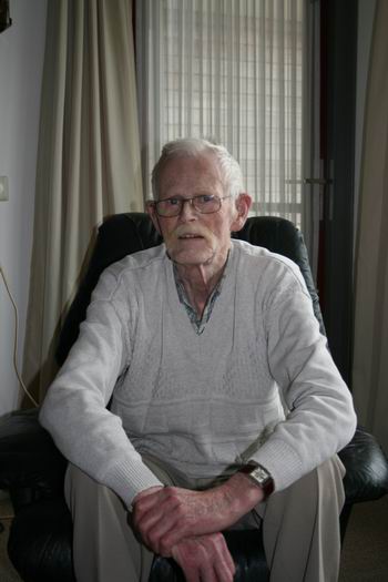 Hendrik Miedema, thuis, 2hoog in de Schoolstee