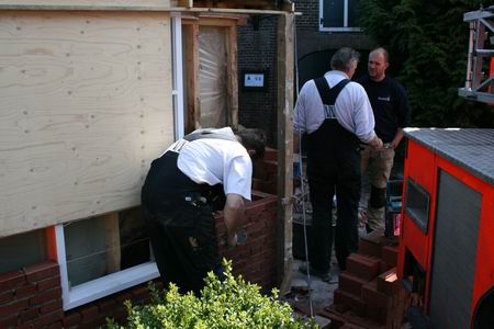 resize-of-langestraat-14-1-17042009 Renovatie Langestraat 14 - Even contact tussen bouwvakkers en molenmakers, elk verdient zijn benodigde werkruimte