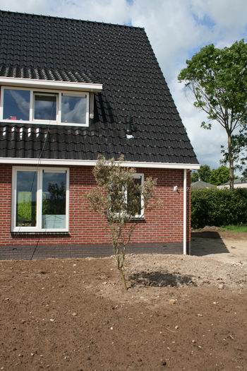 Resize of Kooihuizen (8) 27052009 Woensdag 27 mei: op nummer 2 staat een boom(pje) geplant...