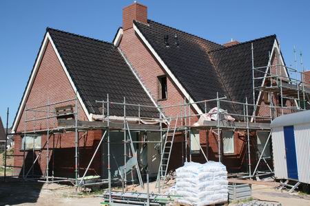 De luxe landhuizen van aannemer Kooi, onder de pannen (Meidoornstraat 12/10). 