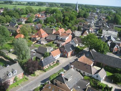 Een groot deel van Noordhorn gefotografeerd vanuit de lucht met behulp van Pieter Meulenhoffs vlieger!