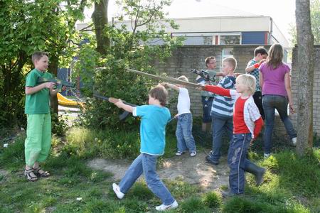 Gelijktijdig onderhandelen en schieten, in dit veelzijdige spel is alles mogelijk...  