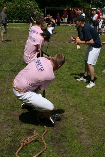 Elk team zijn eigen techniek en tactiek, en aanvurende captain! Dat wordt spierpijn, de komende dagen... 