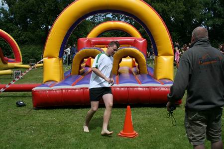 Om de pion! Omde pion! De scheidsrechters kweten zich uitstekend van hun taak! 