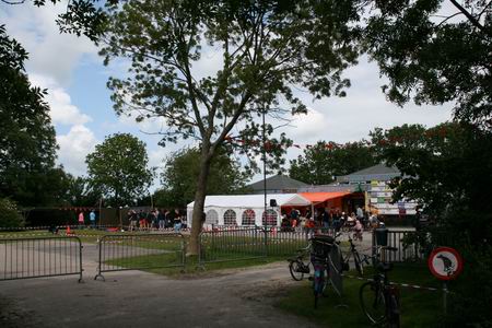 Een geslaagde ZESKAMP als slot van een bijzondere feestweek 2009 op de nieuwe locatie aan de Noorderweg! Hulde voor alle betrokkenen!!! 