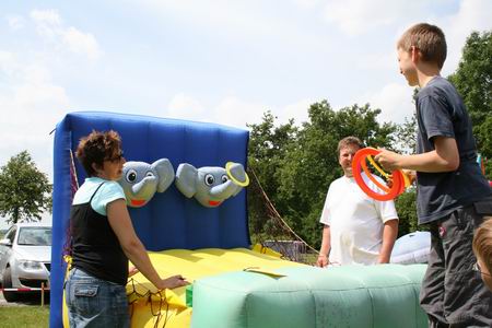 Resize of kinderzeskamp (35) 17062009 Ring, bedoeld voor de neus, blijft om het oor zitten... Telt dat?