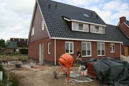 Resize of Kooihuizen (14) 22062009 Starterswoning 16, al bijna opgeleverd, wordt alsnog uitgebreid met een garage