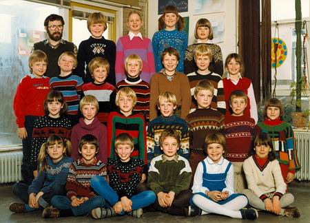 Molshoop-leerlingen middenbouw (groep 5/6) met leerkracht Guus Goos, begin jaren tachtig 