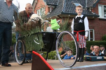 Resize of Zeepkistenrace (107) 29082008 En wordt er ook geëxperimenteerd met groene zeepkisten???