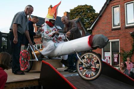 Resize of zeepkistenrace (108) 29082008 Nog zo'n staaltje creativiteit, in 2008! Makers, succes!!!