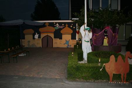 Je kunt je maar moeilijk losrukken uit deze sfeervolle sprookjeswereld, maar de lokroep van andere thema's is aanhoudend sterk.... 