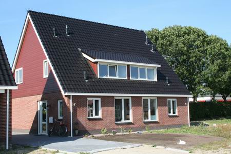 De starters van 4 en 2 zijn met het nestelen het verst gevorderd, zo lijkt het...