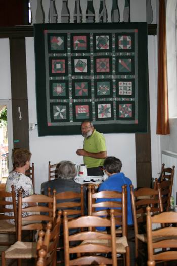 Resize of OM (13) 12092009 De sfeer in de vermaning? Licht en luchtig, alleen mogen er wel wat meer lidmaten bij....