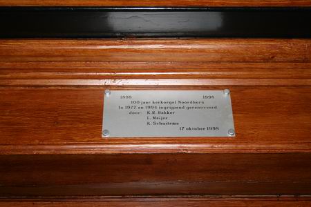 Resize of OM (34) 12092009 Hé, wat staat er op het plaatje onder het orgel in de NH-kerk? Leest u maar, aan de vergetelheid ontrukt...
