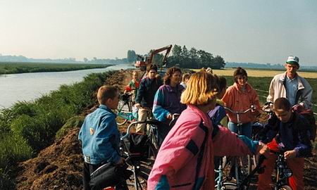 Tja, soms zit het mee, soms zit het tegen... Geen doorgang langs de Lettelbertervaart, aanleg nieuw fietspad, geen bord ter informatie geplaatst... 