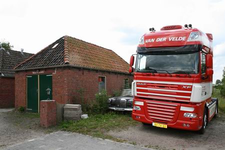 Ontmoeting van oud en nieuw... Rust (roest...) of ruimte voor.... Noordhorn heeft veel meer in zich dan vele Noordhorners zelf denken: kom ermee voor de dag, leg het bloot, doe er wat mee! Uiteindelijk kan een dorpsvisie als middel fungeren om verbeteringen binnen te halen, om kansen in maatregelen om te zetten, om óns dorp levend te houden!