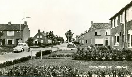 Verlengde Oosterweg, begin jaren zestig. Prentbriefkaart: J.Visser