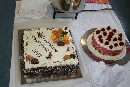 Resize of Oogstfeest OBS (7) 09102009 En wat denk je van deze herfsttaarten? Oogstrelend, het water loopt je al na een enkele blik in de mond...