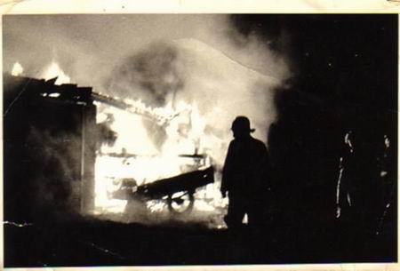 Resize of brand van de oude stal 1972 (2)