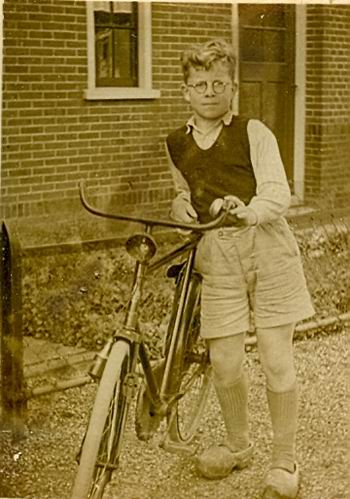 Resize of HG met fiets plm 1947