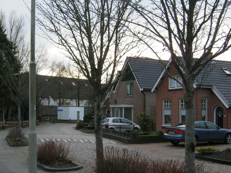 Dit is de meest recente tegenhanger van de 50 jaar oude foto op de achterkant van "Noordhorn Nu"....  De verschillen met Noordhorn Toén zijn hier opvallender!