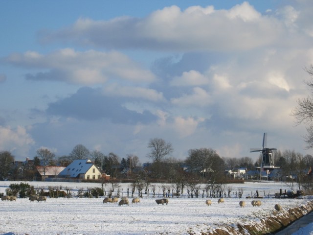De winterse skyline vanuit het noord-westen, én een fraaie winterlucht!