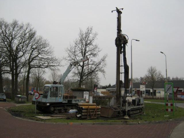 Aanwezigheid van machinerieën van de adviseringsfirma Wiertsema & Partners.Wat gebeurt daar?