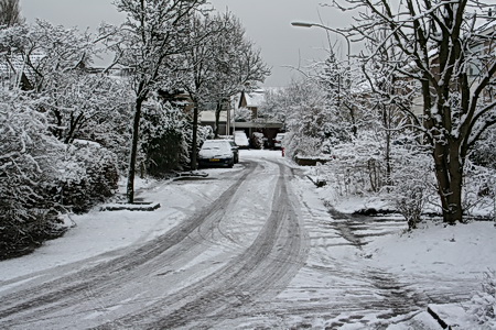 Op de Verlengde Oosterweg was het een gladde boel, verraderlijk. Valangst?